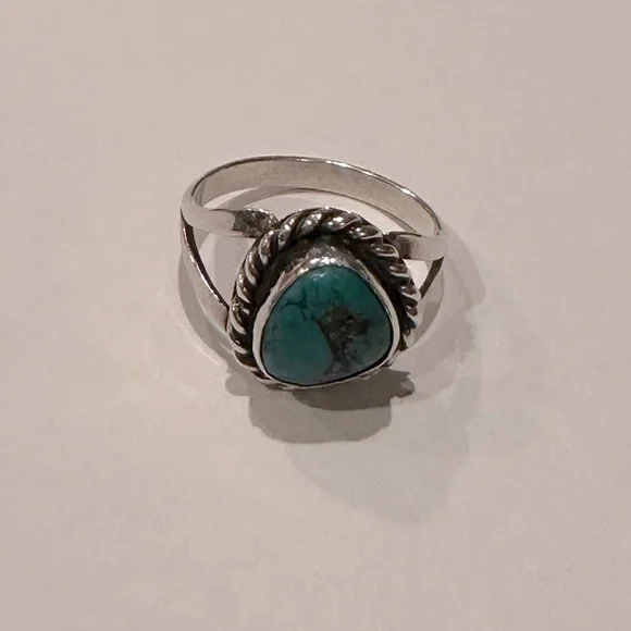 Sterling Silver Turquoise Ring - Picture 1 of 3